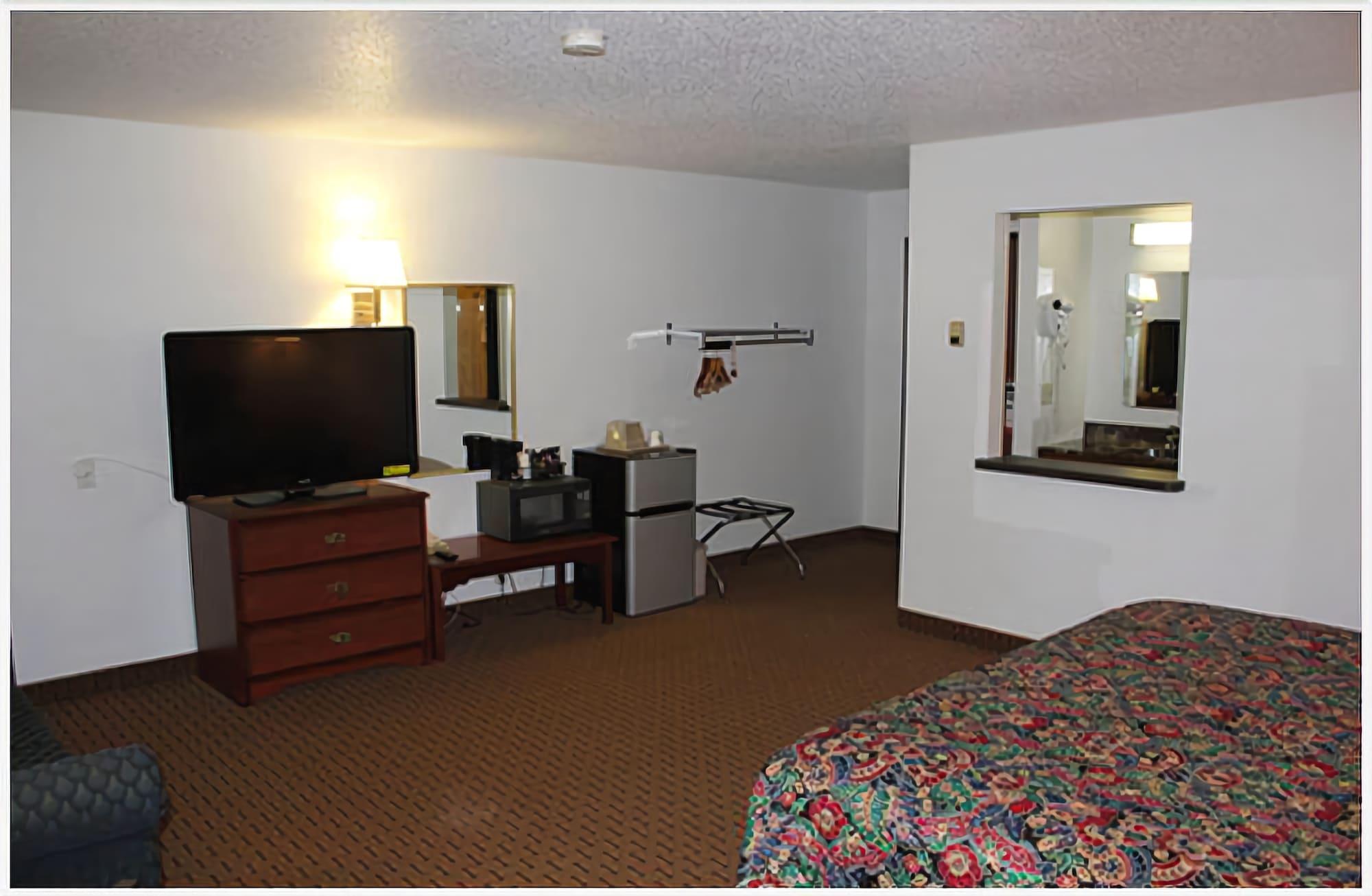 Rodeway Inn Saint Joseph Exterior photo