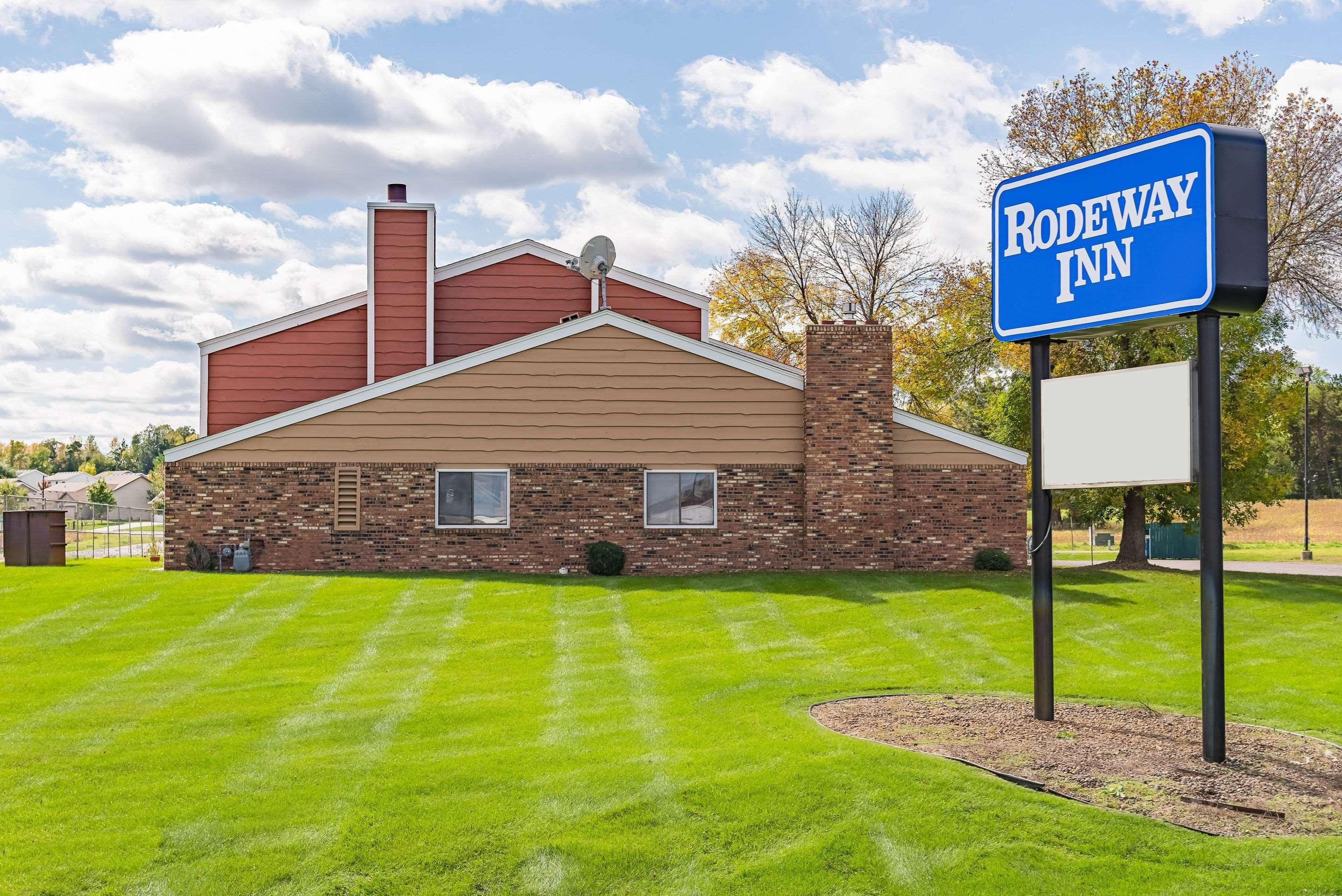 Rodeway Inn Saint Joseph Exterior photo