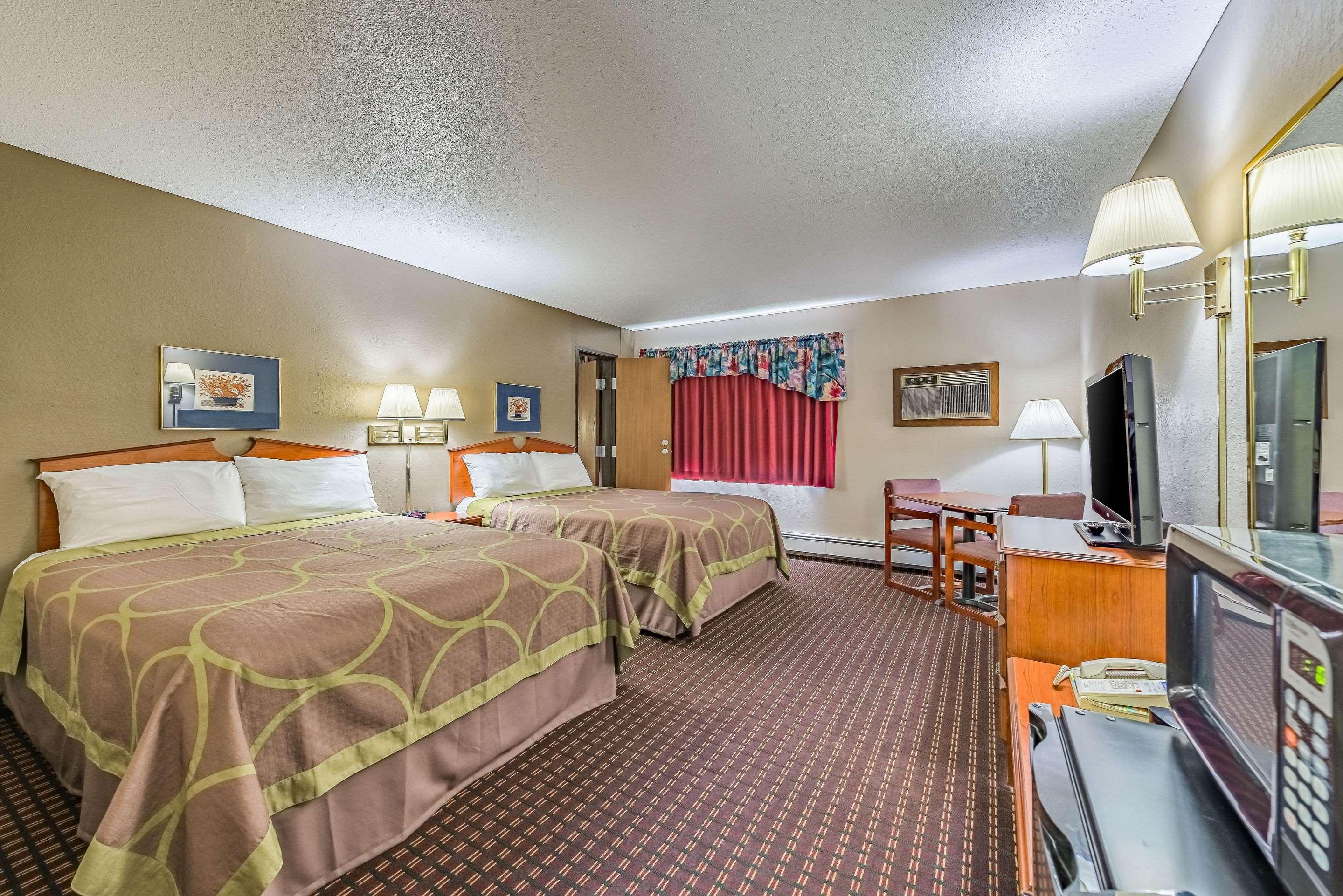 Rodeway Inn Saint Joseph Exterior photo