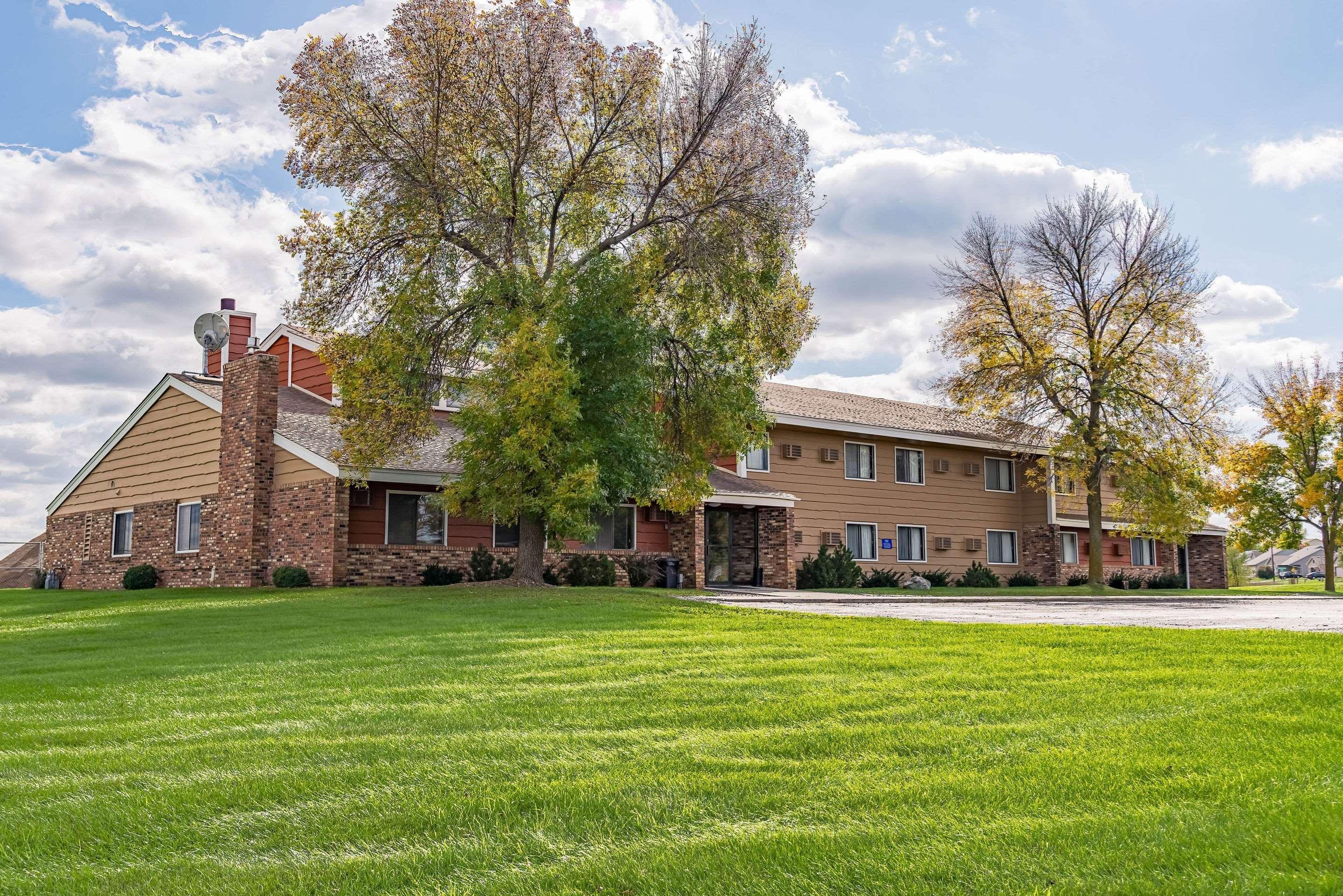 Rodeway Inn Saint Joseph Exterior photo
